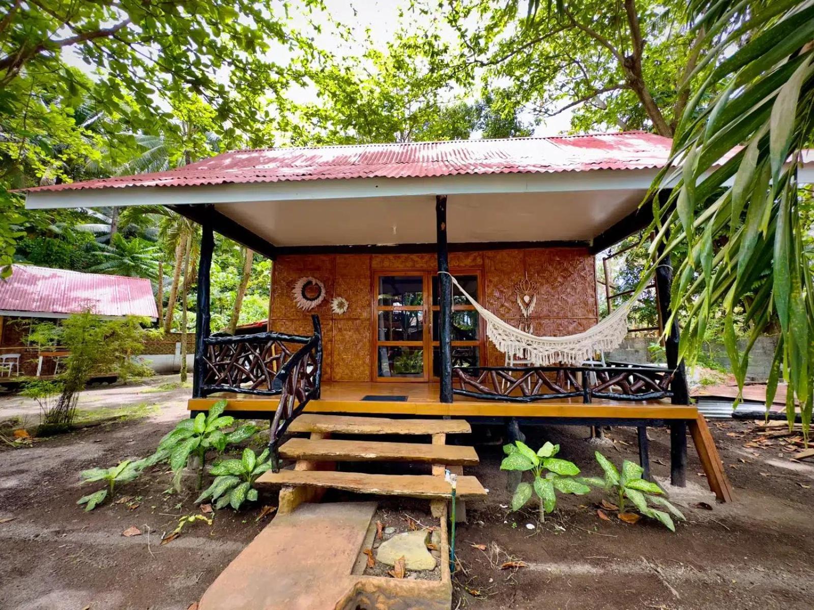 Playa Del Fuego Camiguin Beach Hostel & Resort Mambajao Exterior photo