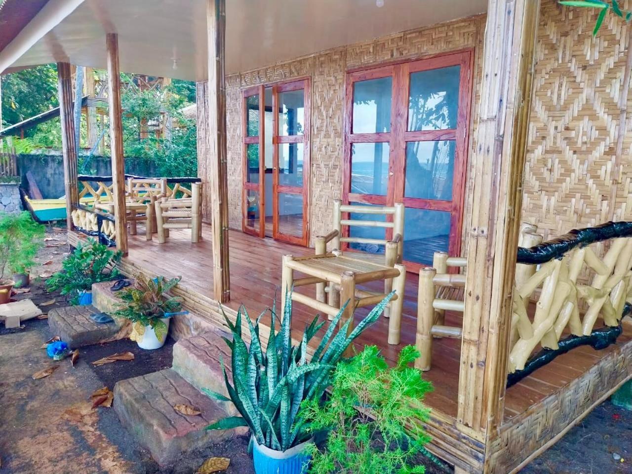 Playa Del Fuego Camiguin Beach Hostel & Resort Mambajao Exterior photo