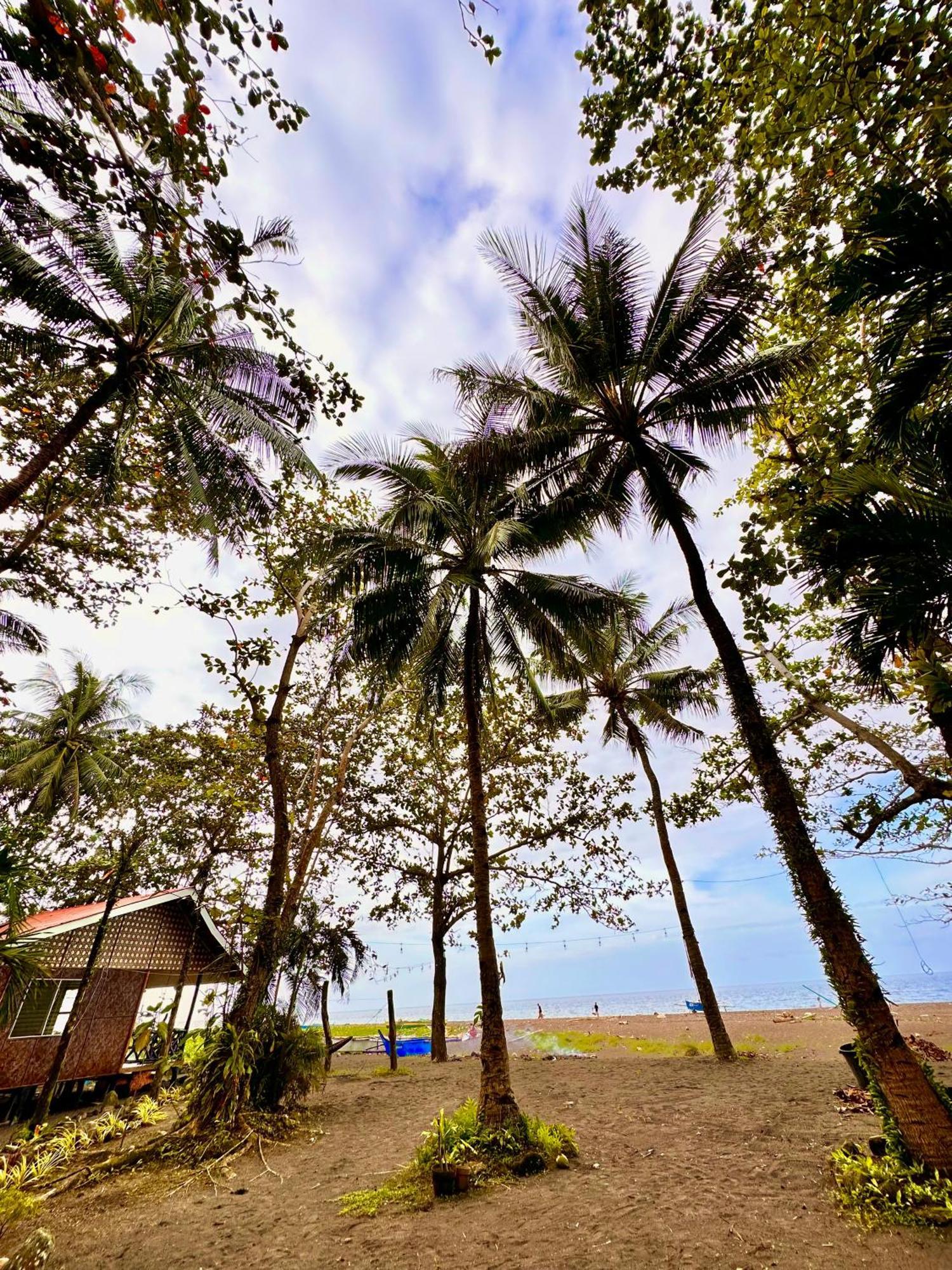 Playa Del Fuego Camiguin Beach Hostel & Resort Mambajao Exterior photo