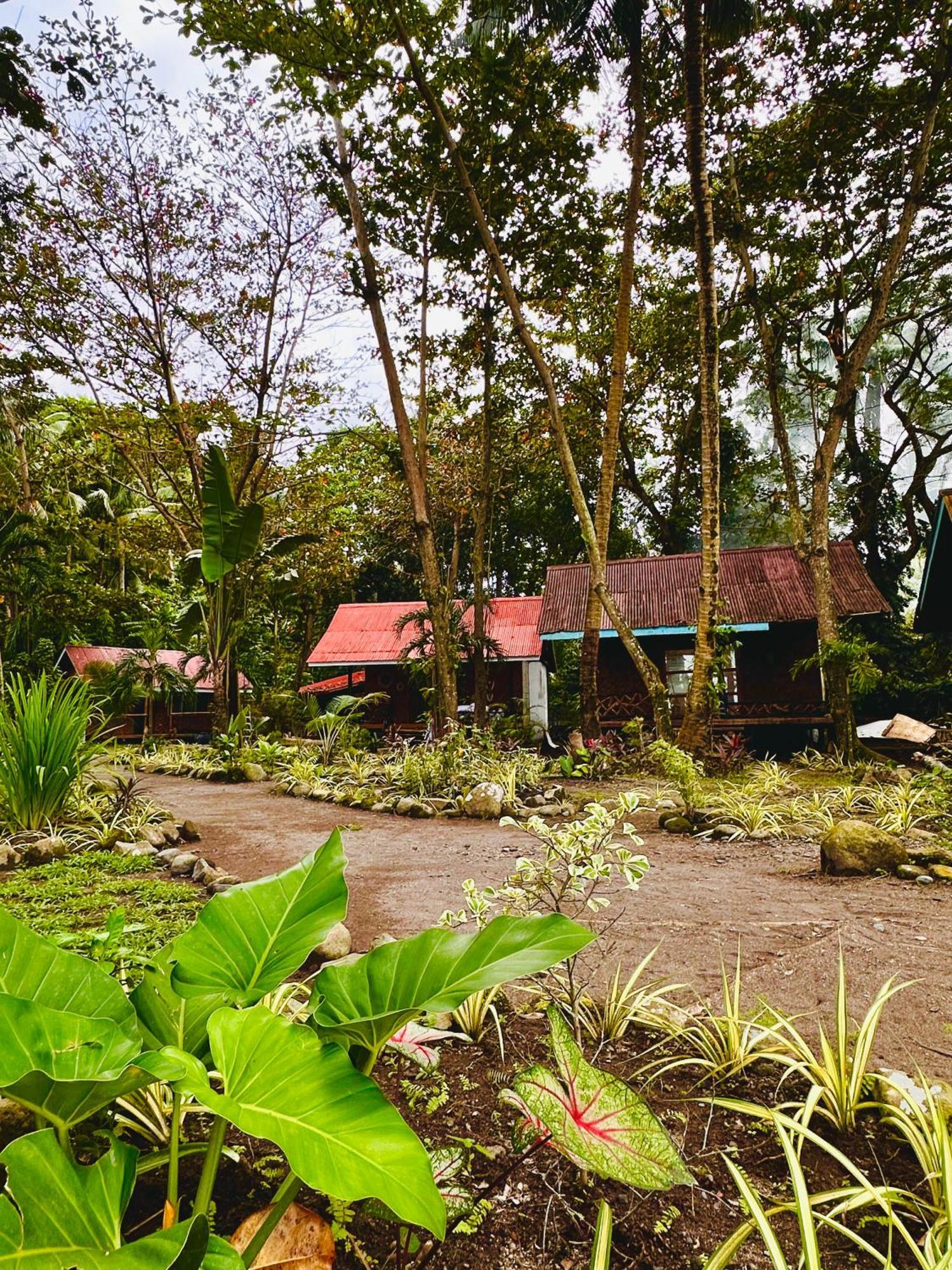 Playa Del Fuego Camiguin Beach Hostel & Resort Mambajao Exterior photo