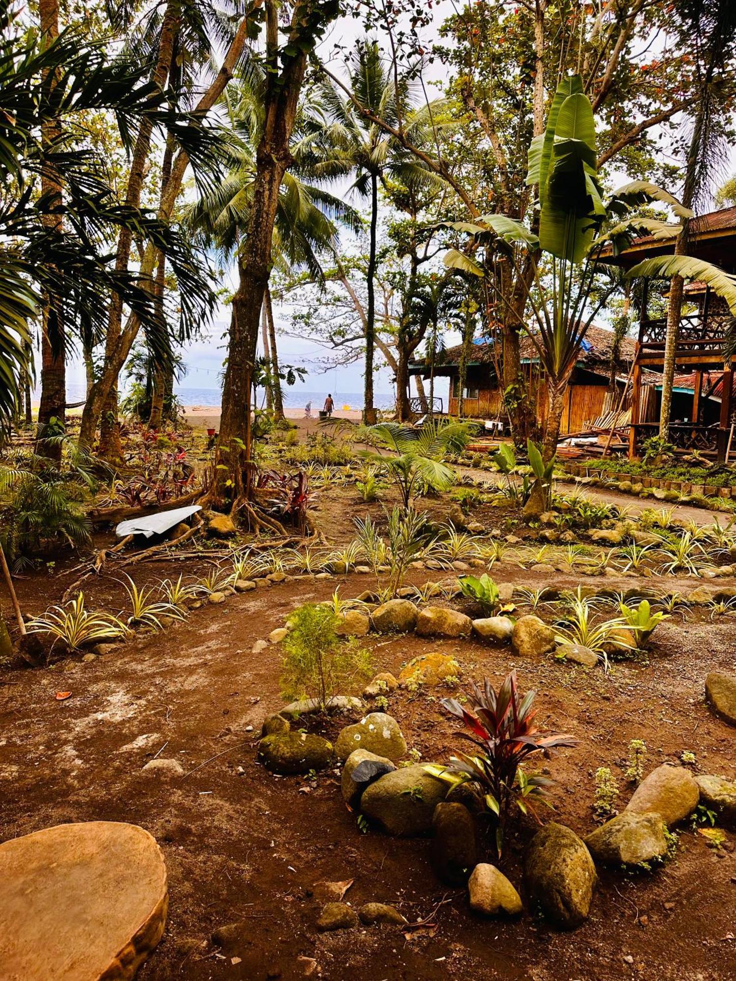 Playa Del Fuego Camiguin Beach Hostel & Resort Mambajao Exterior photo