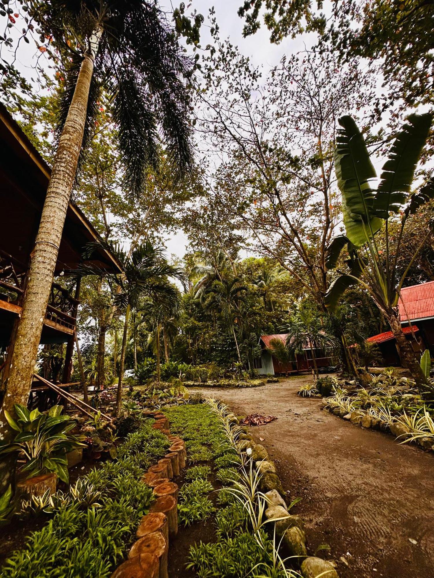 Playa Del Fuego Camiguin Beach Hostel & Resort Mambajao Exterior photo