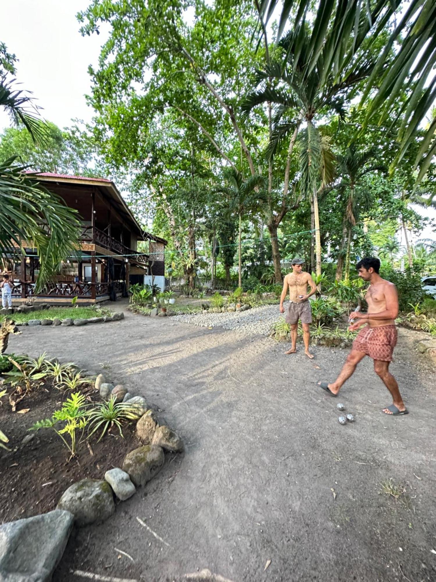 Playa Del Fuego Camiguin Beach Hostel & Resort Mambajao Exterior photo